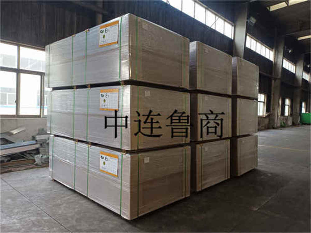 نظام التعبئة الذكي لألواح الخشب المصنوعة