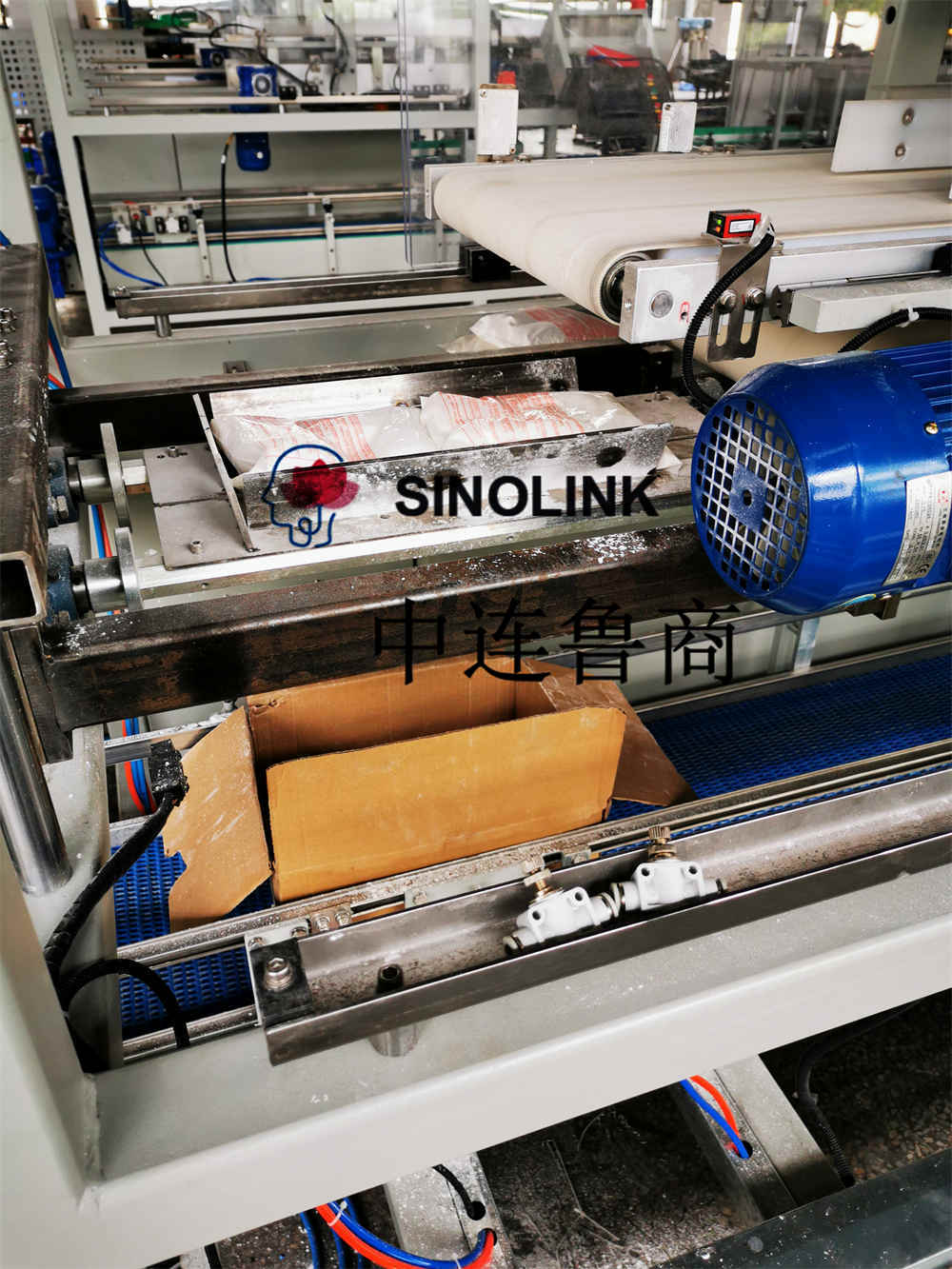 قفزة Case Packer بالكامل آلة تعبئة شحنات Carton Automatic