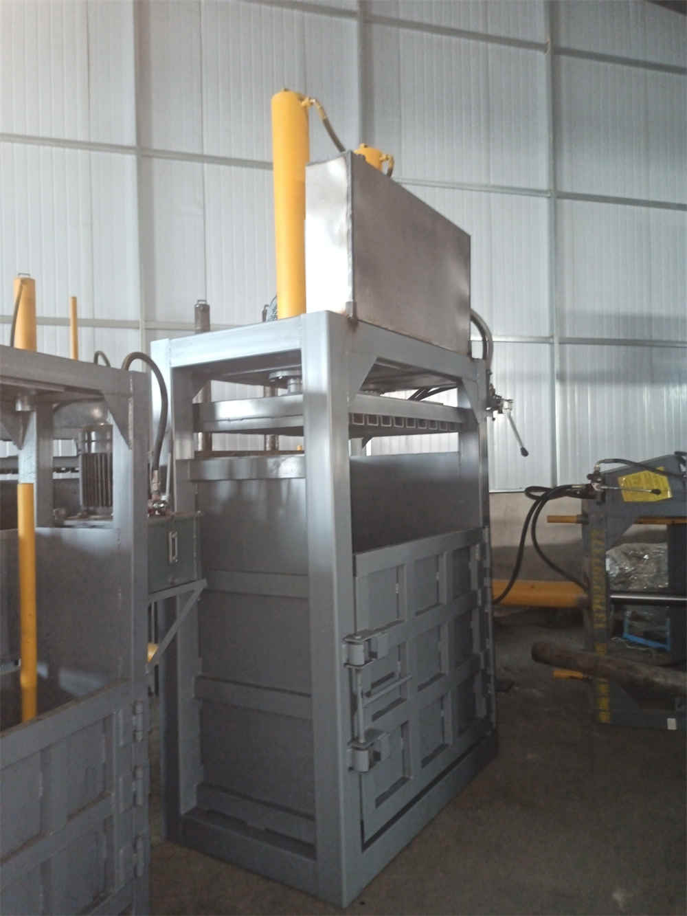 آلة المكبس الهيدروليكية الأوتوماتيكية بالكامل