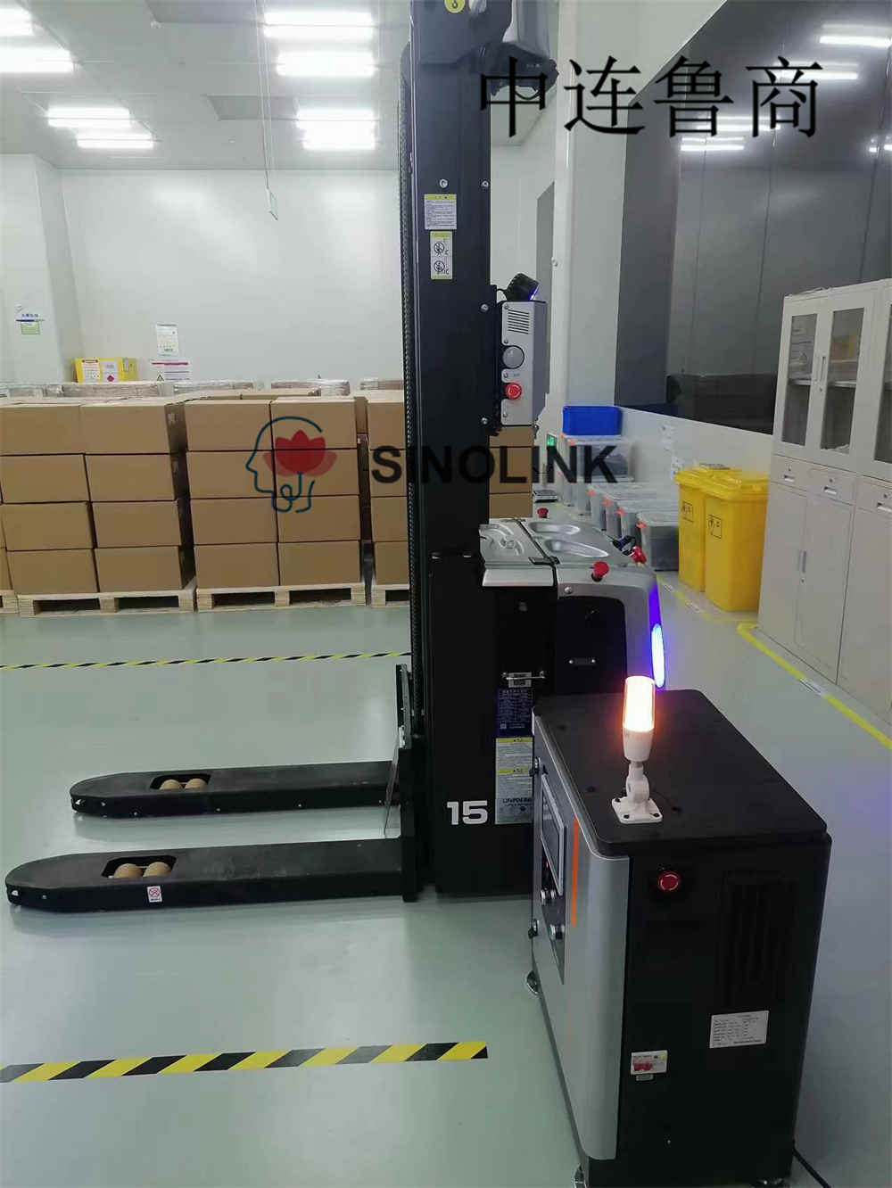 الروبوتات المتنقلة المستقلة (AMRs) في مناولة المواد