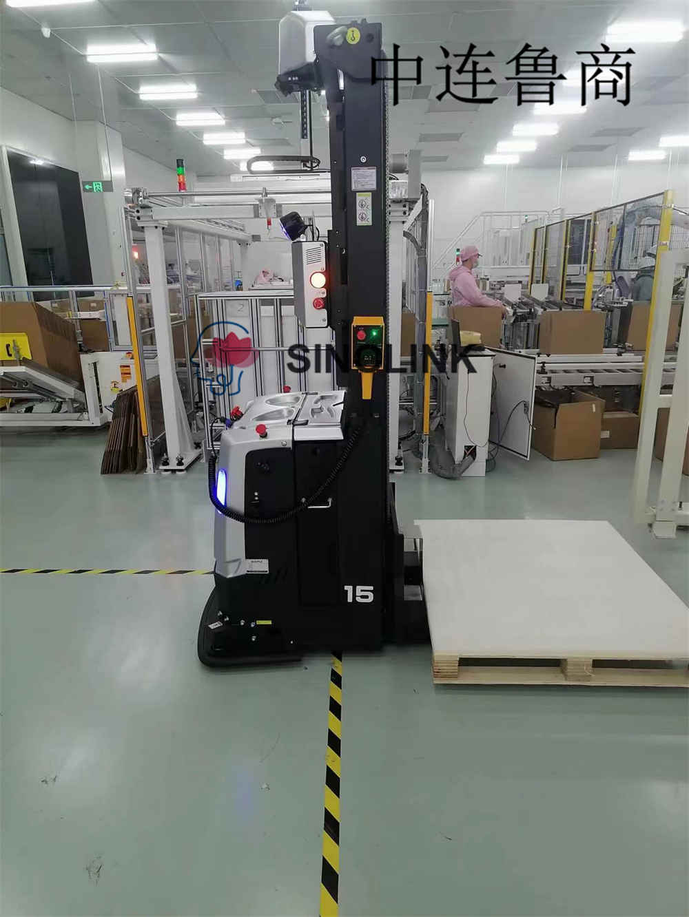 الروبوتات المتنقلة المستقلة (AMRs) في مناولة المواد