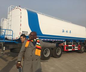 العميل من زيمبابوي