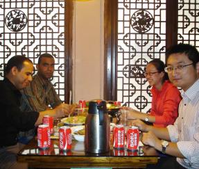 عملاء من الجزائر لتوقيع الاتفاقية بشأن طلب 20 مجموعة من آلات الربط