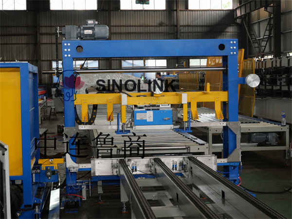 البلاط الفولاذي الملون من النوع الأوتوماتيكي (لوحة الملف الشخصي) نظام ربط الكتل الخشبية لمواد البناء Automatic Clip Type Color Steel Tile (Profile Plate) Building Materials Wooden Blocks Strapping System