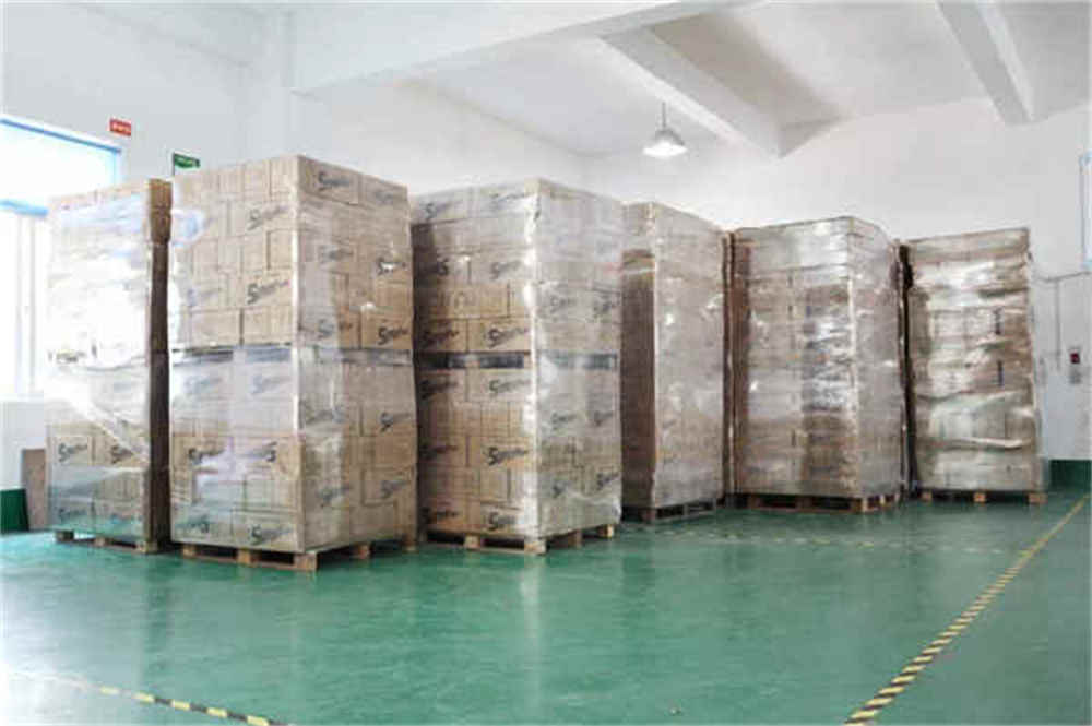 المبيعات الساخنة 20um / 25um التفاف PE استخدام اليد امتداد الفيلم Hot Sales 20um/25um Wrapping PE Hand Use Stretch Film