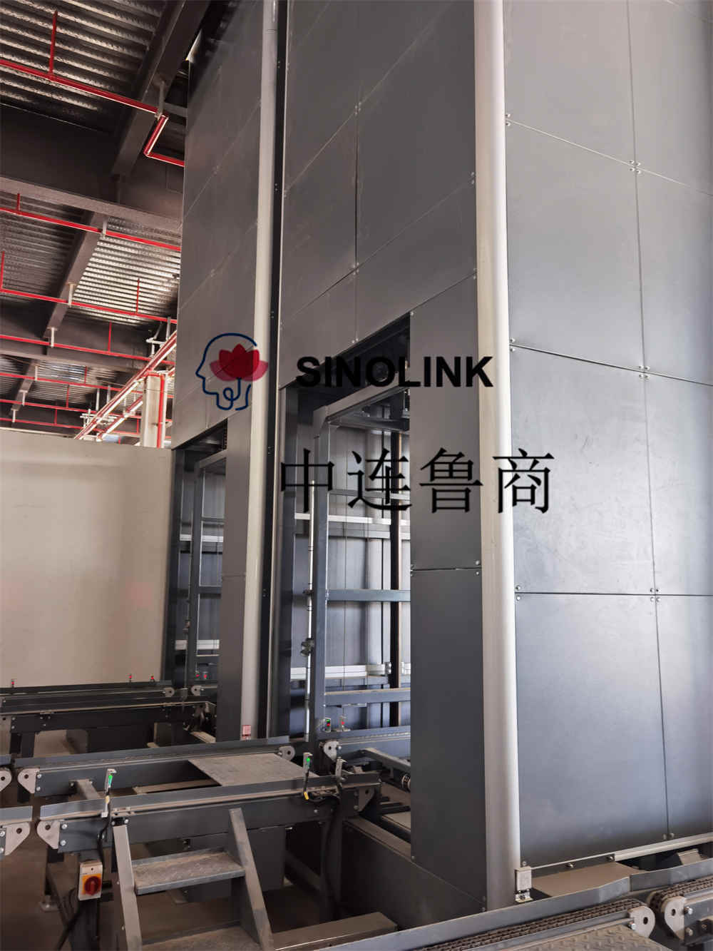 ناقل رفع عمودي ذو حمولة ثقيلة أوتوماتيكية بالكامل Fully Automatic Unmanned Heavy Load Vertical Lifting Conveyor