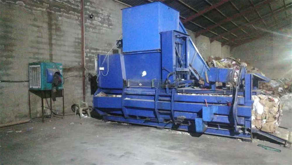 آلة المكبس الهيدروليكية الأوتوماتيكية بالكامل Fully Automatic Hydraulic Baler Machine