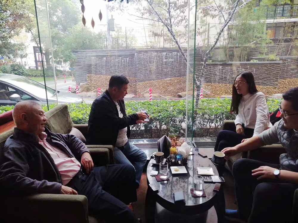 Clients From Singapore For Signing The Agreement On The Order Of 10sets Automatic Turntable Wrapper With Top Sheep Dispenser