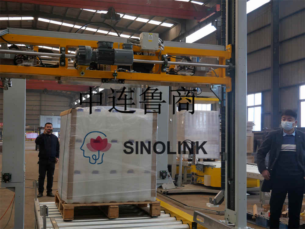 Client‘s Engineer is Examing Machine